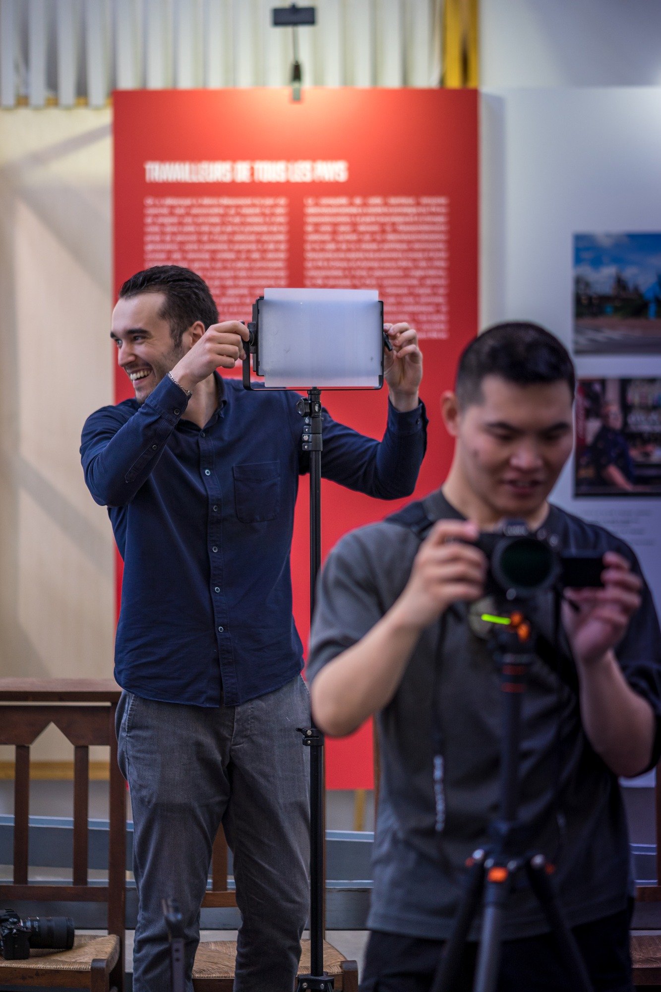 Coulisses d'un événement professionnel, photographes au travail, reportage par Cyril Steau
